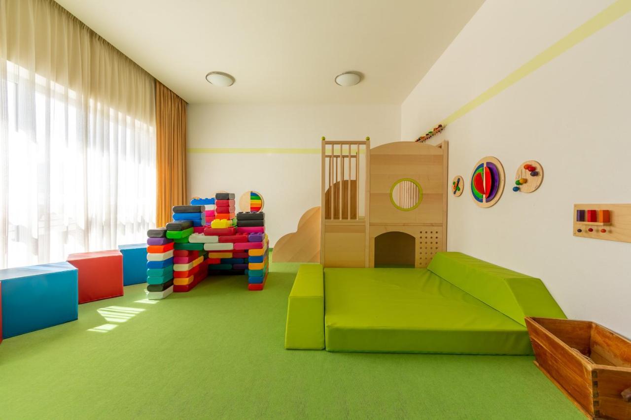 Hotel Amaten Brunico Kültér fotó
