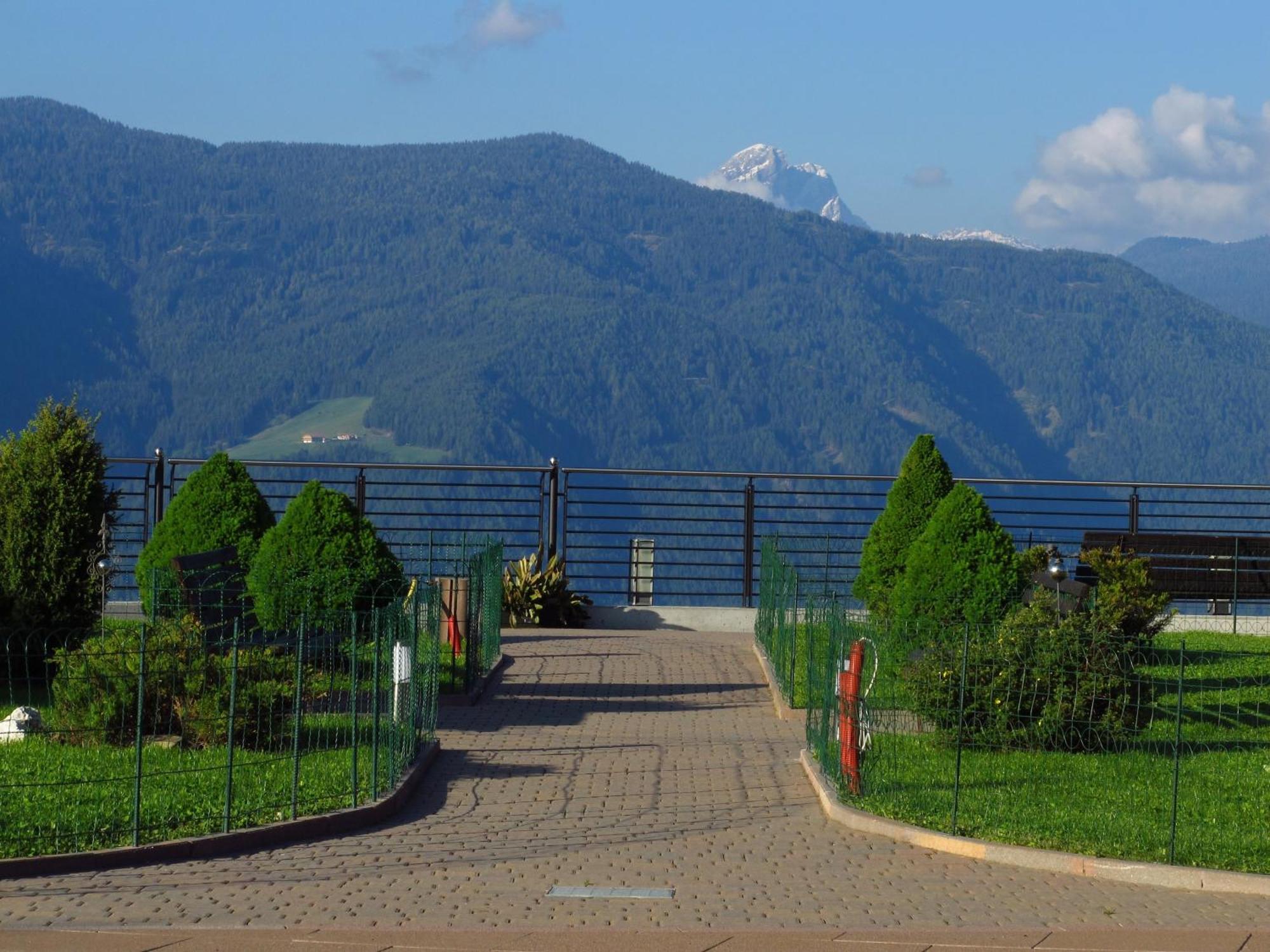 Hotel Amaten Brunico Kültér fotó
