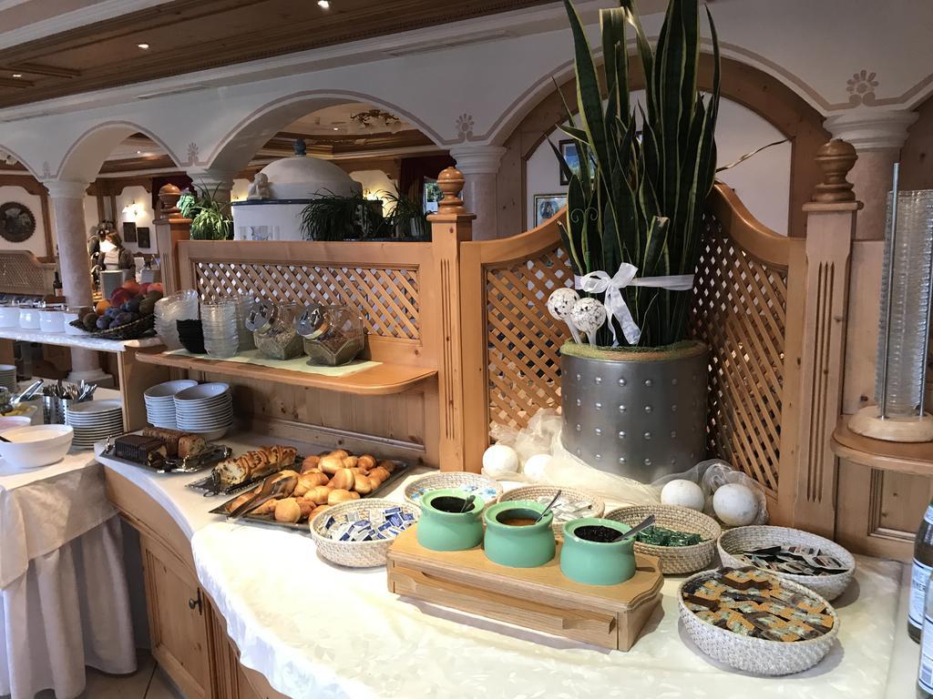 Hotel Amaten Brunico Kültér fotó
